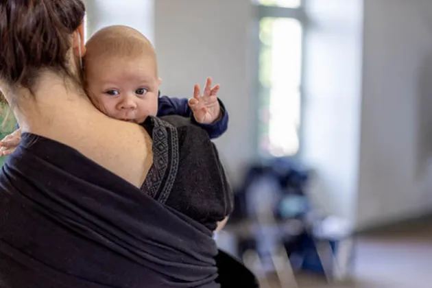 bébé avec maman