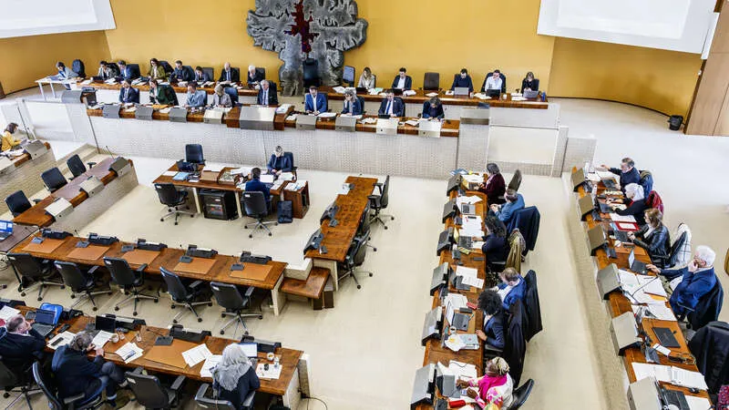 Partie 2 - Cliquez sur l'image pour écouter les débats en direct, mercredi 11 février à partir de 9h30